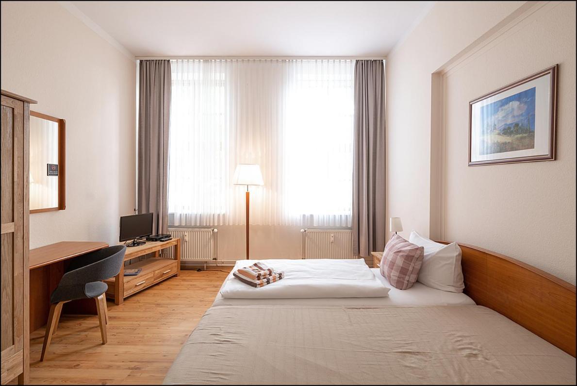 Markt Eins Gaestezimmer Schoppenstedt ภายนอก รูปภาพ
