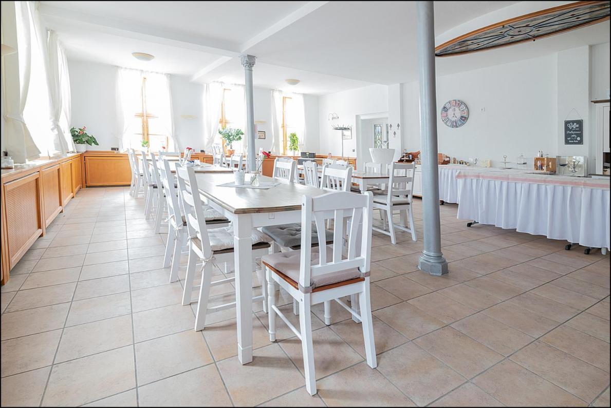 Markt Eins Gaestezimmer Schoppenstedt ภายนอก รูปภาพ